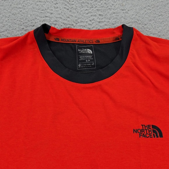 The North Face FlashDry XD Shirt Mens Small Red Black Athletic‎ Performance Tee - Picture 2 of 9